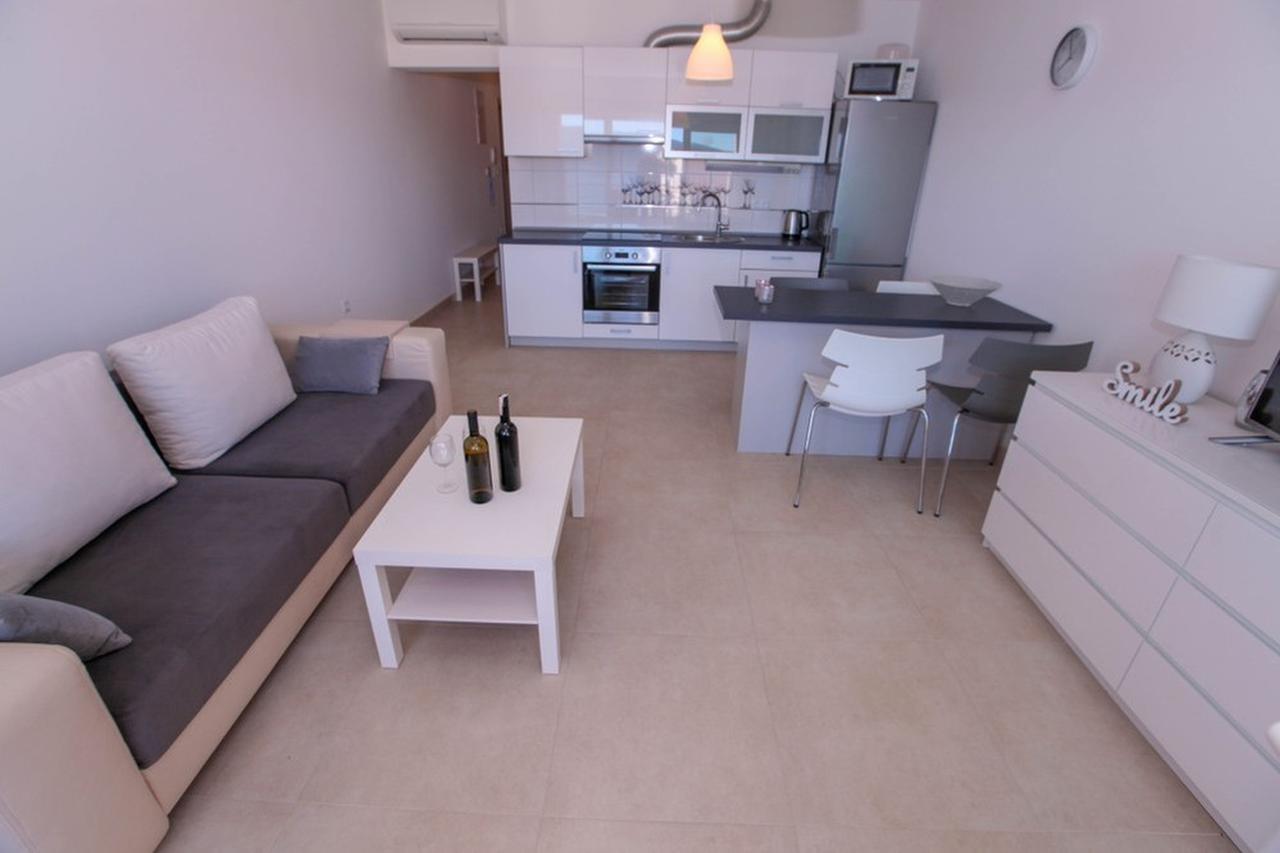 Apartments Zoya クレック エクステリア 写真