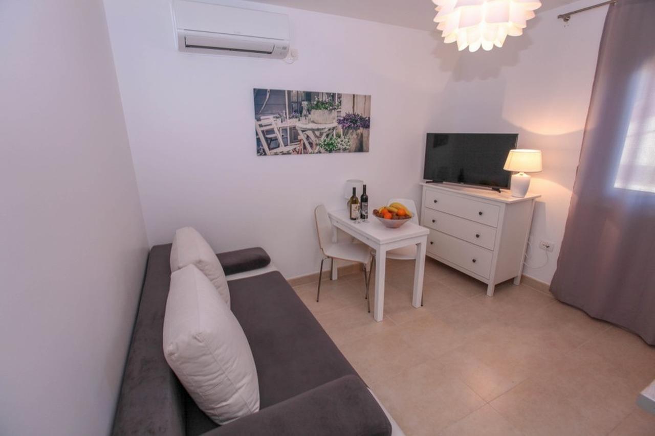 Apartments Zoya クレック エクステリア 写真